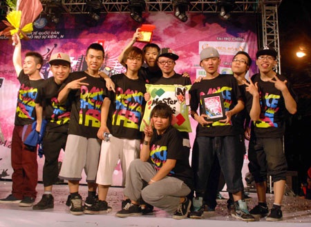 Bữa tiệc hiphop "khuấy đảo" giới trẻ Hà thành - 14 Bữa tiệc hiphop "khuấy đảo" giới trẻ Hà thành - 14