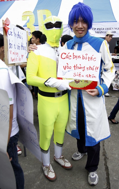 “Siêu nhân rác” nổi bật giữa dàn cosplay - 1 “Siêu nhân rác” nổi bật giữa dàn cosplay - 1