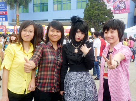 “Siêu nhân rác” nổi bật giữa dàn cosplay - 15 “Siêu nhân rác” nổi bật giữa dàn cosplay - 15