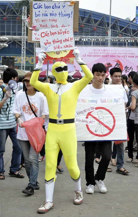 “Siêu nhân rác” nổi bật giữa dàn cosplay - 4 “Siêu nhân rác” nổi bật giữa dàn cosplay - 4