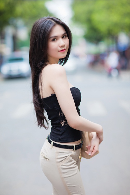 Ngọc Trinh: “Tại sao có thể gọi đó là những hình ảnh thác loạn?” - 5 Ngọc Trinh: “Tại sao có thể gọi đó là những hình ảnh thác loạn?” - 5