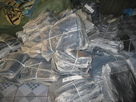 Thu giữ 122 chiếc ngà nghi là ngà voi - 2 Thu giữ 122 chiếc ngà nghi là ngà voi - 2