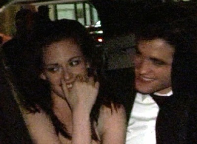 Kristen Stewart và Robert Pattinson bị bắt gặp hôn nhau - 1