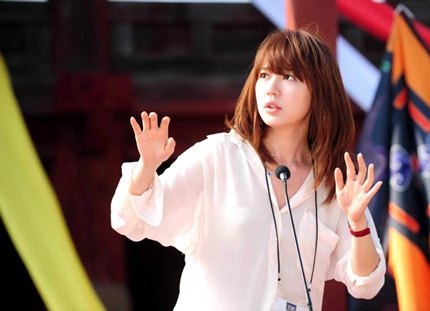 Những hình ảnh “nóng hổi” của Yoon Eun Hye trong phim mới - 7