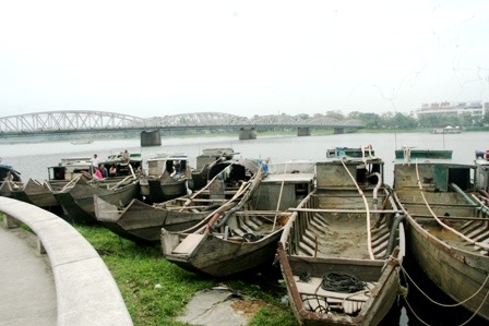 Quyết liệt ngăn chặn nạn khai thác cát ồ ạt trên sông Hương - 2