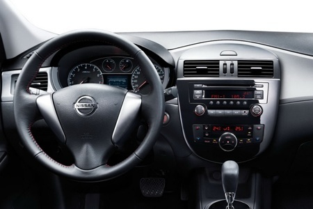 Diện mạo Nissan Tiida phiên bản 2012 - 6 Diện mạo Nissan Tiida phiên bản 2012 - 6