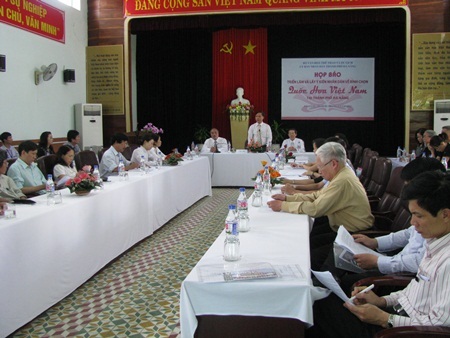 Lấy ý kiến người dân về bình chọn Quốc hoa  - 1