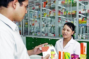 Thuốc tây lại tăng giá  - 1