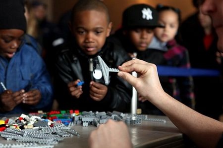 Ngắm tàu chiến khổng lồ bằng Lego - 4