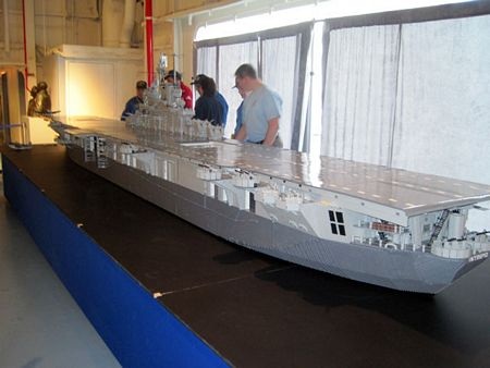 Ngắm tàu chiến khổng lồ bằng Lego - 6