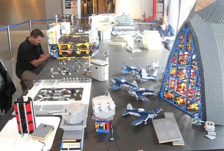 Ngắm tàu chiến khổng lồ bằng Lego - 8