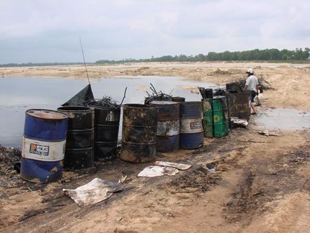 Tràn dầu FO, sông Trà Khúc bị đe dọa - 4 Tràn dầu FO, sông Trà Khúc bị đe dọa - 4