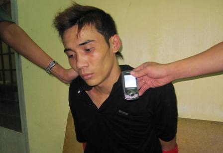 Hiệp sĩ SBC bắt gọn 2 tên cướp giật, “đá xế” trong mưa - 2