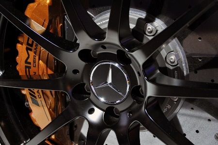 Siêu xe SLS AMG trong sắc màu mới - 11