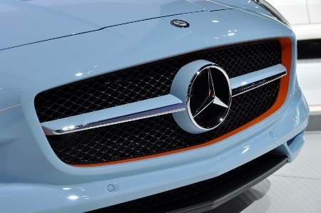 Siêu xe SLS AMG trong sắc màu mới - 6