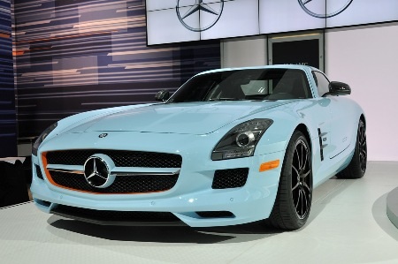 Siêu xe SLS AMG trong sắc màu mới - 2