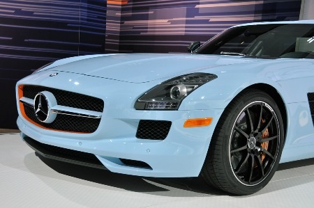Siêu xe SLS AMG trong sắc màu mới - 3