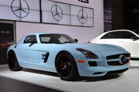 Siêu xe SLS AMG trong sắc màu mới - 7