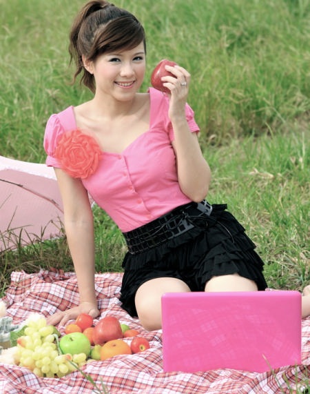 MC Bảo Linh “ngược thời gian” làm học sinh - 2 MC Bảo Linh “ngược thời gian” làm học sinh - 2