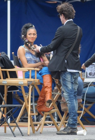 Nicole Scherzinger khoe eo thon trong buổi quay MV mới - 14