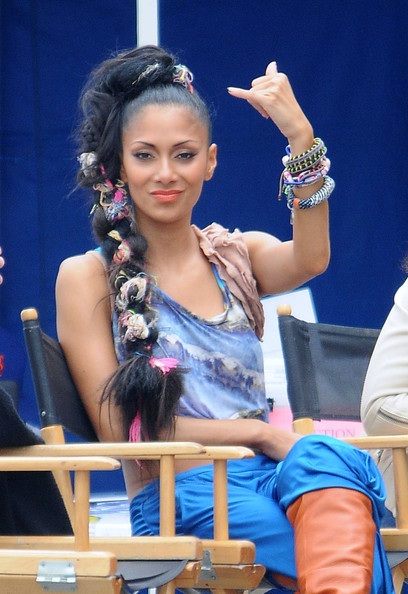 Nicole Scherzinger khoe eo thon trong buổi quay MV mới - 16