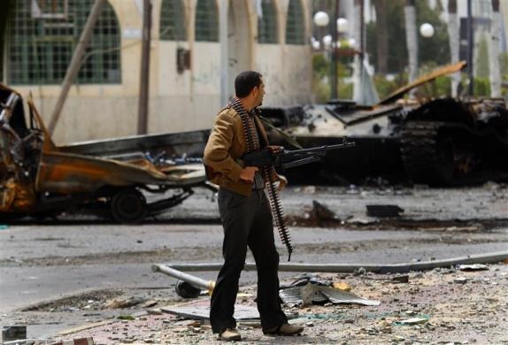 Quân đội Libya rút khỏi thành phố lớn thứ ba, Mỹ thừa nhận "bế tắc" - 1