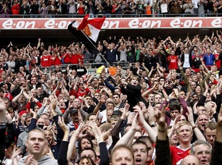 CĐV MU gây sức ép đòi nhà Glazer giảm giá vé - 1 CĐV MU gây sức ép đòi nhà Glazer giảm giá vé - 1