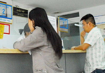 Nên giảm bớt 30% ngân hàng nhỏ - 1