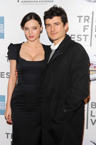 Miranda Kerr khoe ngực trong buổi công chiếu phim của chồng - 6 Miranda Kerr khoe ngực trong buổi công chiếu phim của chồng - 6