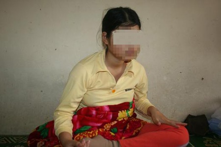 Gặp nữ sinh lớp 7 bị xâm hại đến mang thai - 1 Gặp nữ sinh lớp 7 bị xâm hại đến mang thai - 1