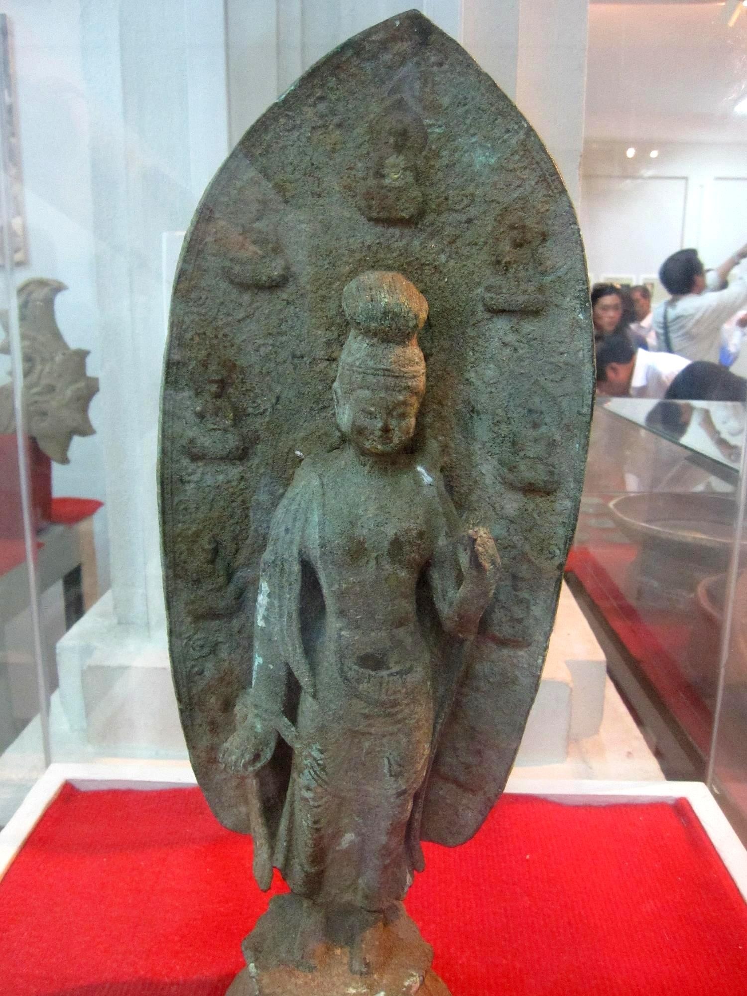 Chiêm ngưỡng bộ sưu tập hàng trăm cổ vật quý - 13