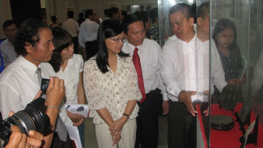 Chiêm ngưỡng bộ sưu tập hàng trăm cổ vật quý - 1