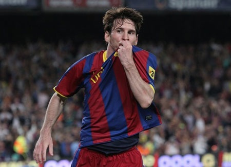 Đạt mốc 50 bàn, Messi phá kỷ lục của Puskas - 1