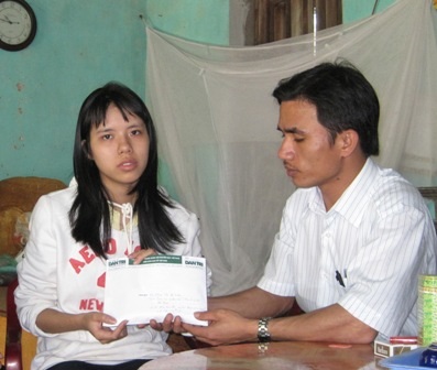 Gần 50 triệu đồng đến với em Phạm Thị Hà Liêm - 1 Gần 50 triệu đồng đến với em Phạm Thị Hà Liêm - 1
