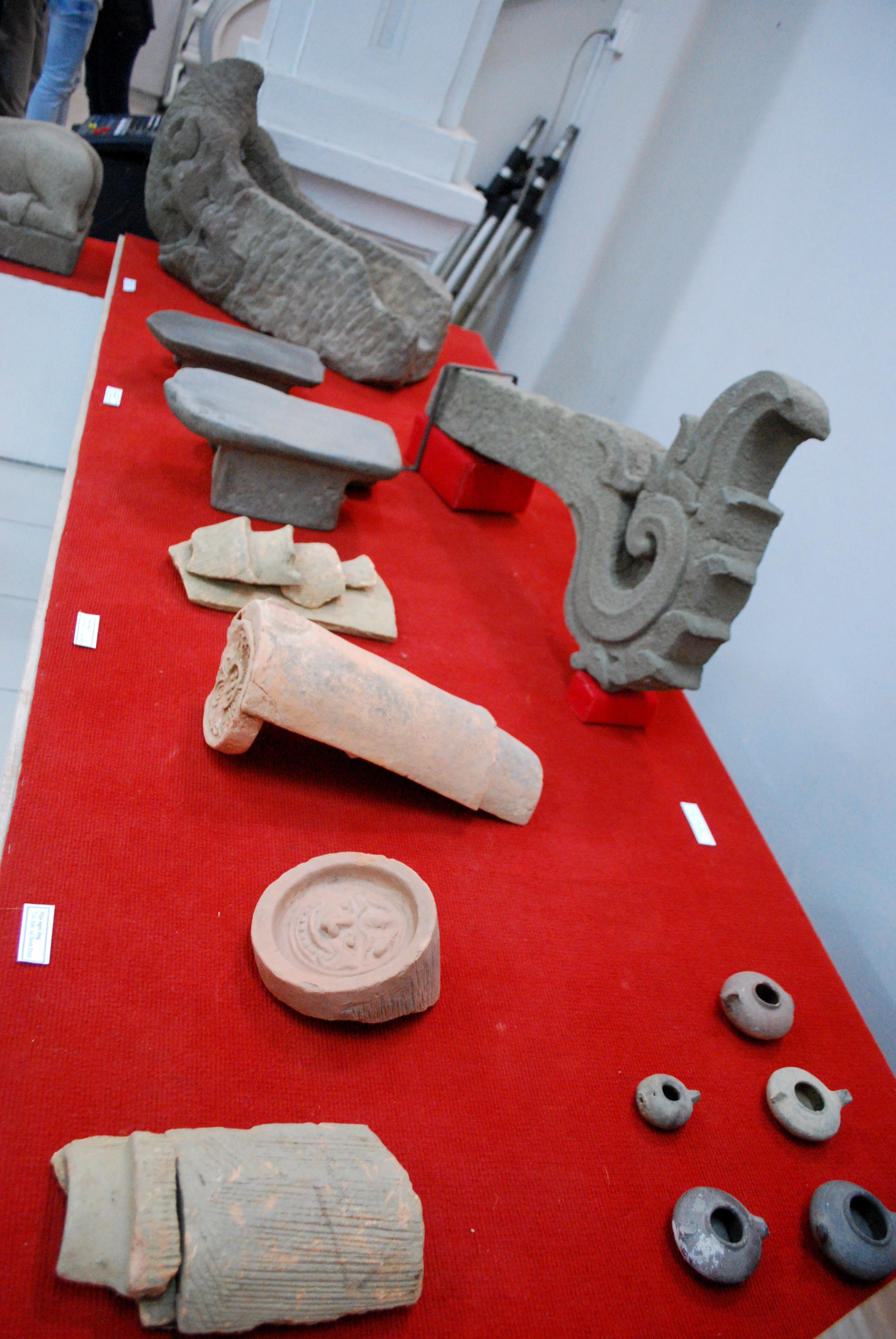 Chiêm ngưỡng bộ sưu tập hàng trăm cổ vật quý - 11