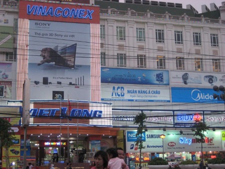 “Tiết kiệm” điện: Bật cả ngày lẫn đêm! - 2