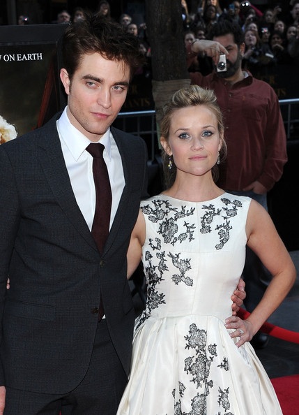Robert Pattinson và Reese Witherspoon bị chê diễn không ăn ý - 2 Robert Pattinson và Reese Witherspoon bị chê diễn không ăn ý - 2