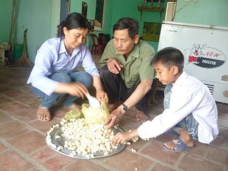 Cả làng đi bán bắp rang - 2