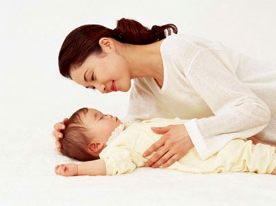 Lưu ý khi chăm sóc trẻ hay ốm, dùng nhiều kháng sinh - 1