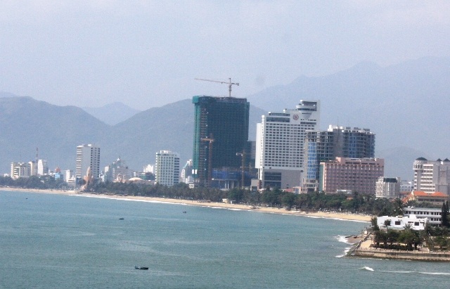  Nha Trang: Khách sạn dọc bờ biển đã kín phòng - 1