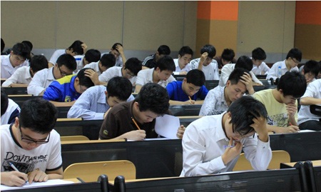 ĐH FPT đưa chủ đề tình bạn vào đề thi - 1 ĐH FPT đưa chủ đề tình bạn vào đề thi - 1