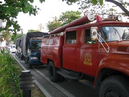 Hàng ngàn tấn pháo tập kết về cầu cảng sông Hàn - 4