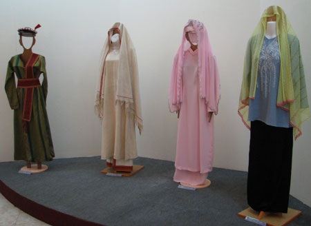 Ngắm những trang phục, trang sức của phụ nữ các dân tộc miền Nam  - 4