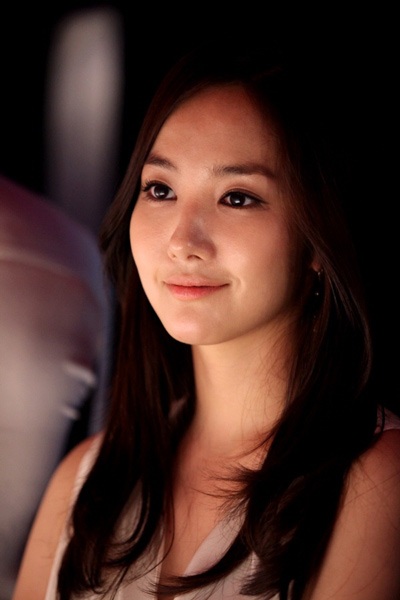 Lee Min Ho bị bắt gặp hôn say đắm Park Min Young - 2 Lee Min Ho bị bắt gặp hôn say đắm Park Min Young - 2