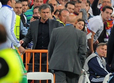 Messi tỏa sáng, Barca hạ Real Madrid tại Bernabeu - 3