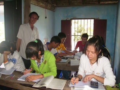 Cần nhìn nhận đúng về chất lượng giáo viên hiện nay - 1