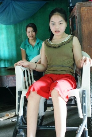 Mẹ góa bụa, bệnh tật nuôi hai con bại liệt, tâm thần - 2