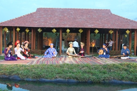 "Bếp Việt trong vườn Huế" hút khách ngày mở màn - 4