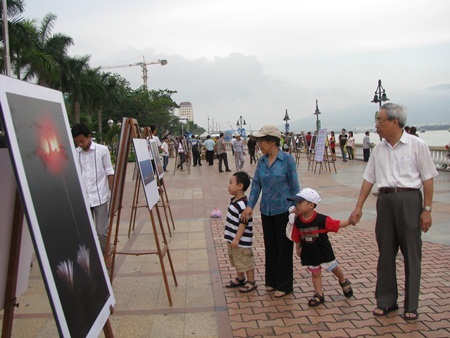 Nhìn lại những khoảnh khắc đẹp của lễ hội pháo hoa quốc tế 2010 - 1