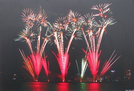 Nhìn lại những khoảnh khắc đẹp của lễ hội pháo hoa quốc tế 2010 - 11